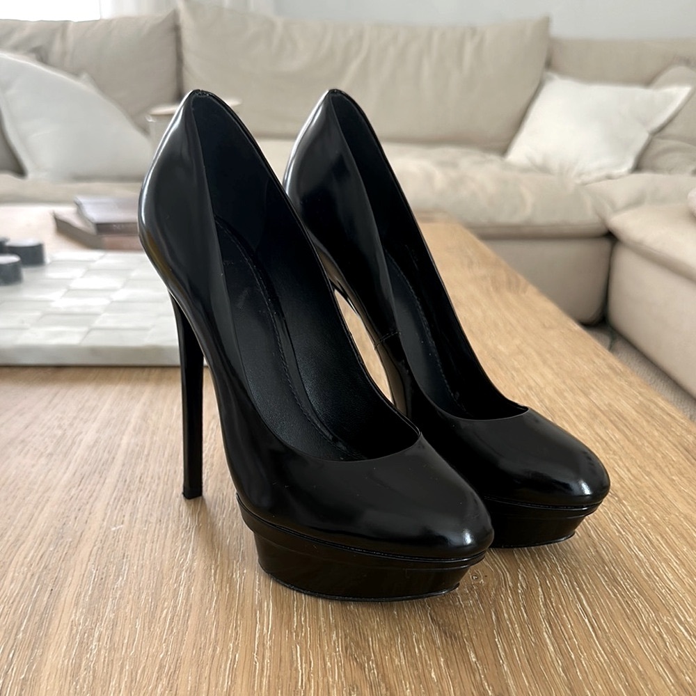 B Brian Atwood Black Heels Elegant Design